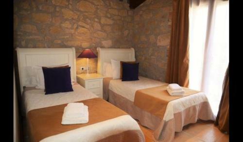 Solsona Villa Sleeps 20 With Pool