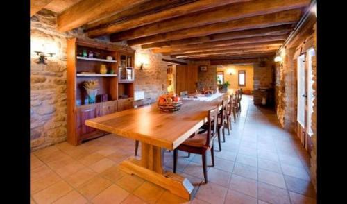 Villa In Taradell Sleeps 5