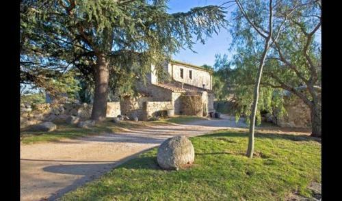 Tapis Villa Sleeps 2 With Pool