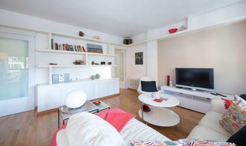 Tennis Apartment