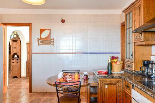 Villa R�stica Con Piscina Privada