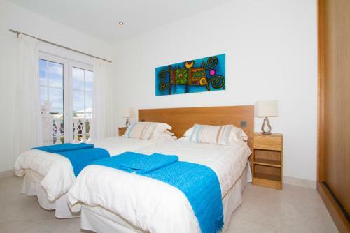 Villa Natalie - 5 Bedroom Swimming Pool With Jacuzzi