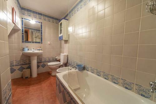 La Casa De Santo Tom�