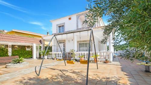 Villa In Tordera Sleeps 8 With Pool