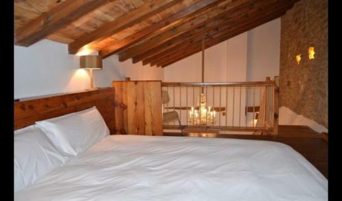 Tiurana Villa Sleeps 20 With Pool And Air Con