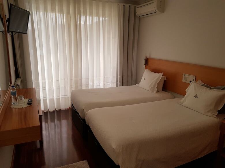Hotel Lagoa Azul Do Geres