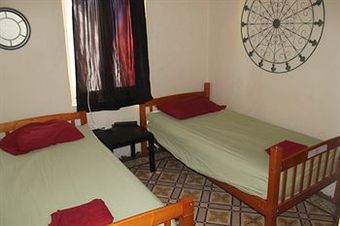 Hostal The Palace Hostel