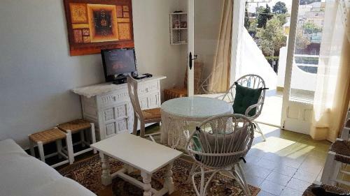 Bungalow In The Chic District Of Los Balcones