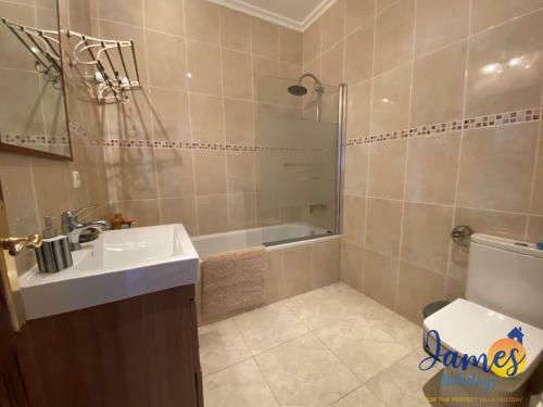 Superb 3 Bed Villa Pool/beachside Punta Prima Pp22