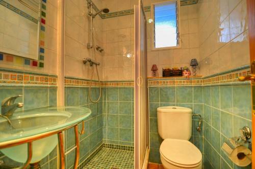 Espacious 4b Apartment In 2�row Of Cura Beach
