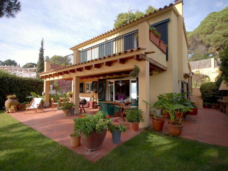 Villa Lovely Garden House In Mar Menuda