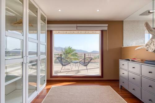 Oasis Villa With Swimming Pool In 4000m2 Garden