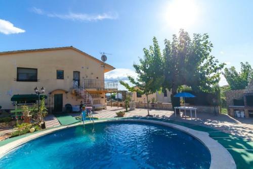 Vallcanera Villa Sleeps 5 Pool