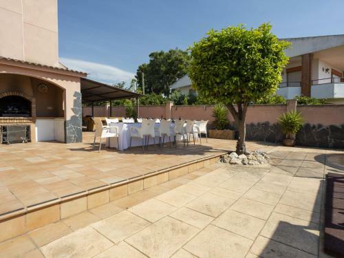 Premium Holiday Home In El Vendrell With Swimming Pool