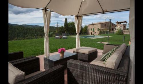 Vic Villa Sleeps 8 With Pool