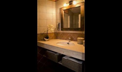 Vic Villa Sleeps 8 With Pool