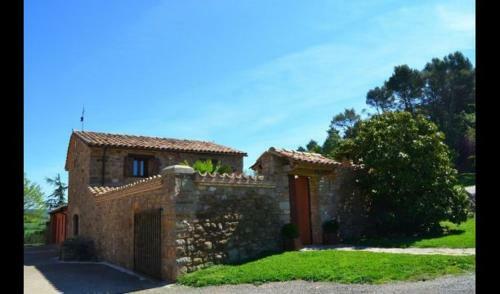 Vic Villa Sleeps 8 With Pool