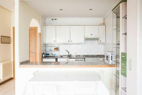 Apartamento Piso Enfrente A La Playa de Samil 55 2 I