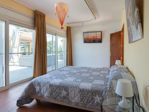 Delux Villa In Vilacolum With Swimming Pool