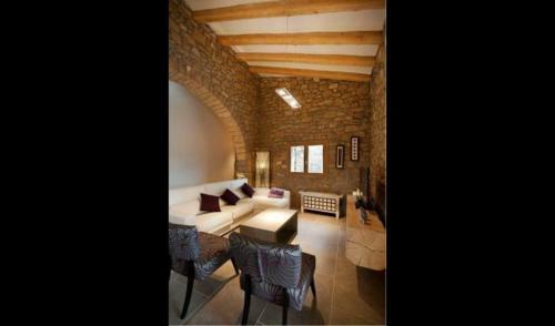 Villa In El Vilosell Sleeps 6 With Pool And Air Con
