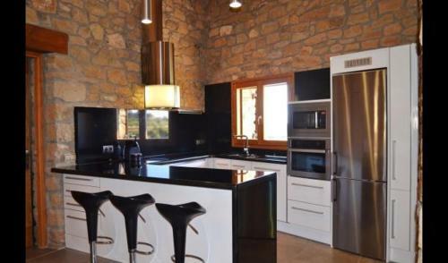 Villa In El Vilosell Sleeps 6 With Pool And Air Con