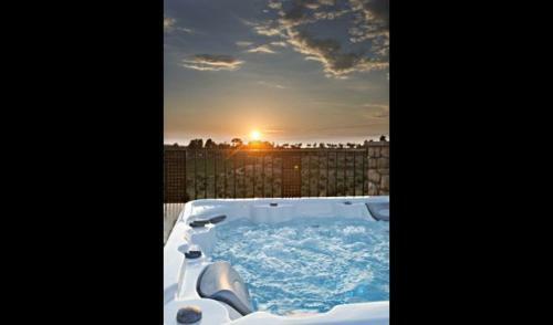 Villa In El Vilosell Sleeps 6 With Pool And Air Con