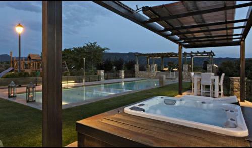 Villa In El Vilosell Sleeps 6 With Pool And Air Con