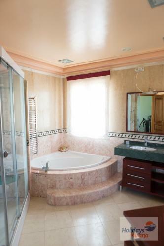 Hostal Holidays Mirana