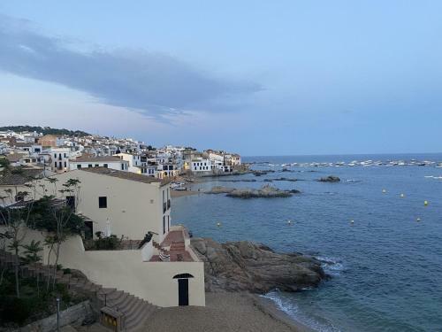 Charming Holiday Home In Vulpellac With Private Pool
