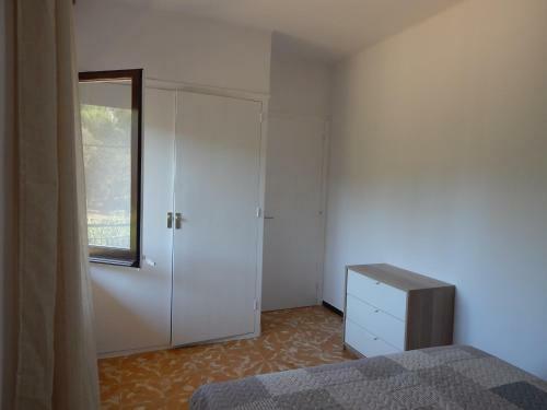 Apart Planta Baixa Amb Parking Montserrat III