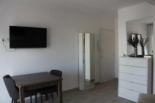 Apartamento Nice Flat 10min From The Beach