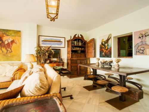 Pretty Apartment In San Roque Near River