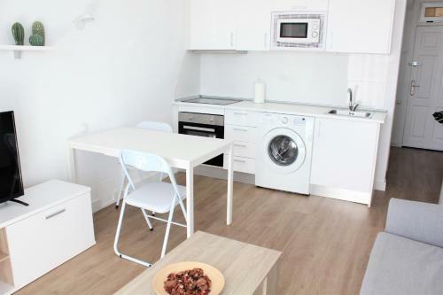 Superb Seaview Apartment In Playa de Las Americas
