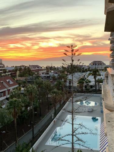 Superb Seaview Apartment In Playa de Las Americas