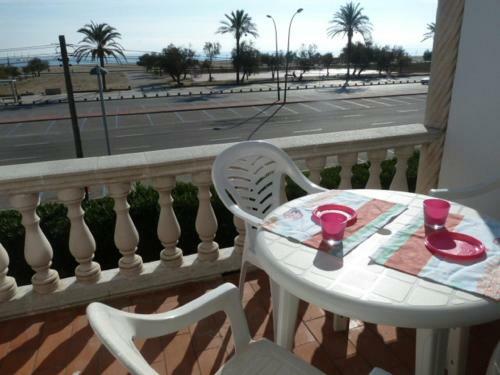 Apartamento En Primera Linea Playa Ref 285