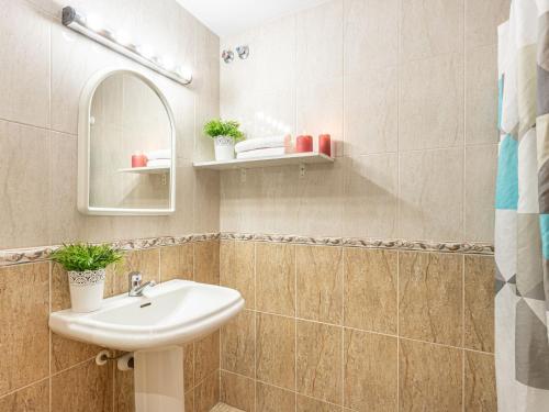 Cozy Apartment With Communal Pool In Empuriabrava Spain