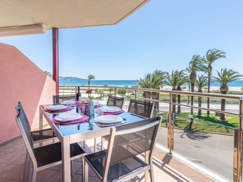 Cozy Apartment With Communal Pool In Empuriabrava Spain