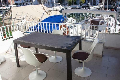Apartamento Port Argonautas 49 Bajos