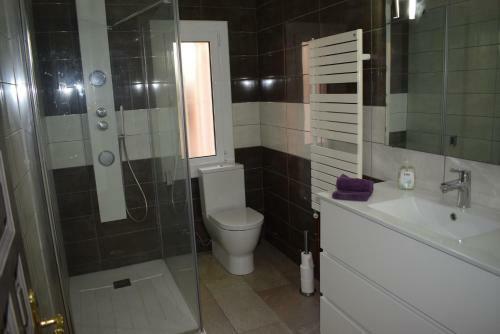 Casa 4 Dormitorios Con Amarre Y Piscina Privados Ref 346