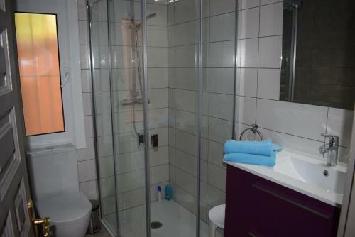 Casa 4 Dormitorios Con Amarre Y Piscina Privados Ref 346