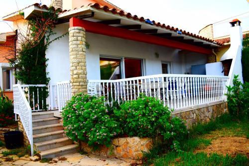 Casa 4 Dormitorios Con Amarre Y Piscina Privados Ref 346