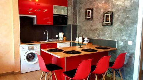 Leroy Apartment