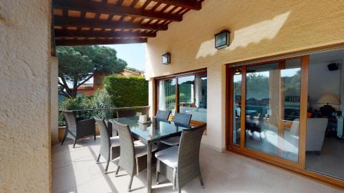 Tamariu Holiday Home Sleeps 7 With Pool