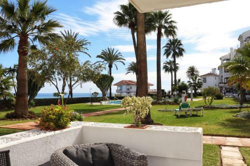 Lets In The Sun Los Flamingos Apartment