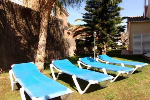 Coma-ruga Villa Sleeps 8 Pool