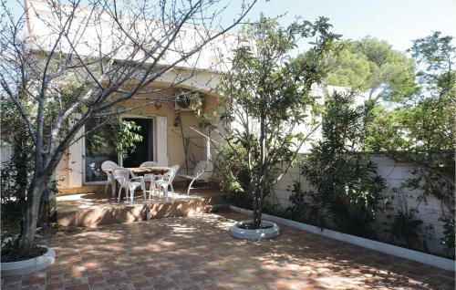 Three-bedroom Holiday Home In Miami Playa