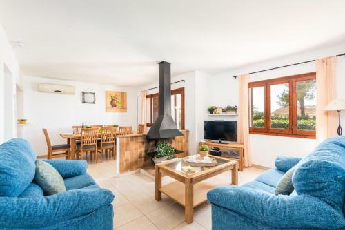 San Jaime Mediterraneo Villa Sleeps 8 With Pool