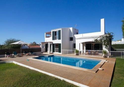 Villa Sargantana Negra / Pamelas