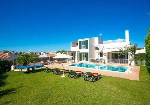 Villa Sargantana Negra / Pamelas