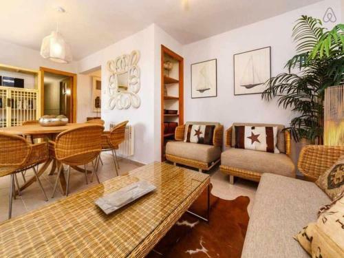 Villa Jarama Elegante Chalet Moderno Cerca de La Playa
